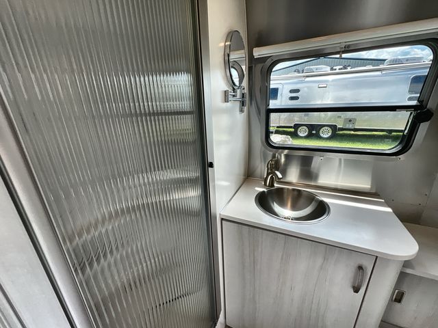 2025 Airstream 22FB Base