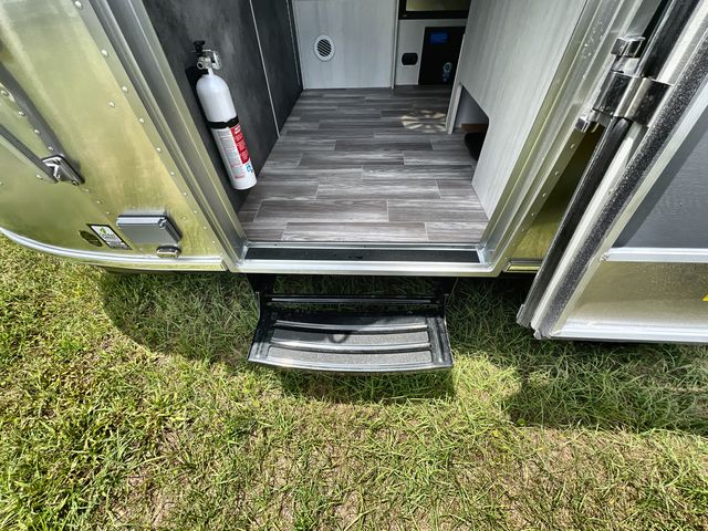 2025 Airstream 22FB Base
