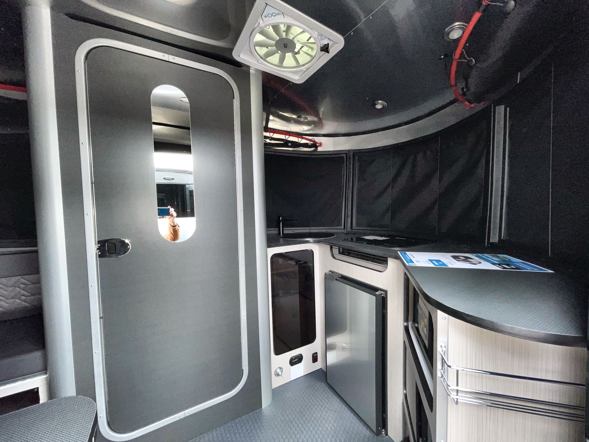 2025 Airstream 16X Base