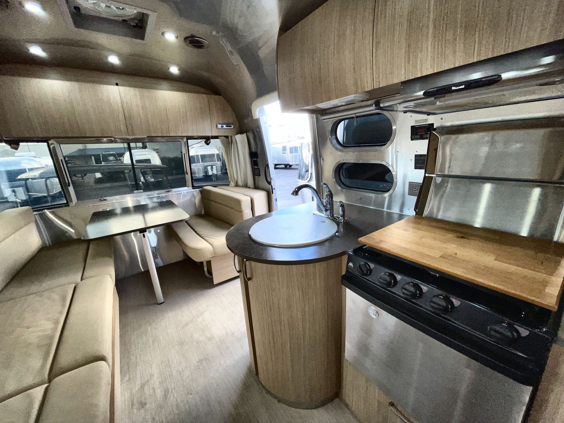 2017 Airstream 23D Base