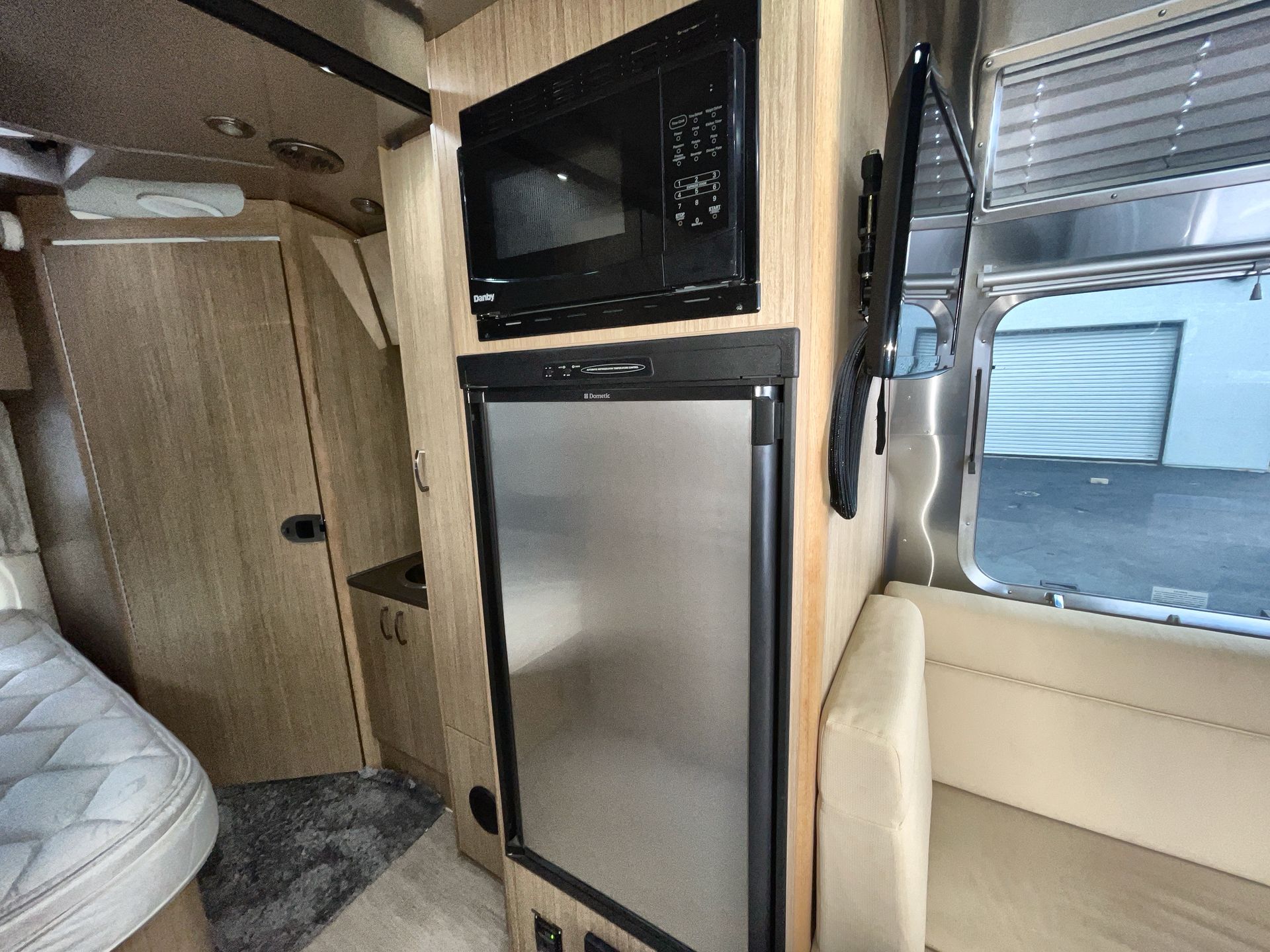 2017 Airstream 23D Base