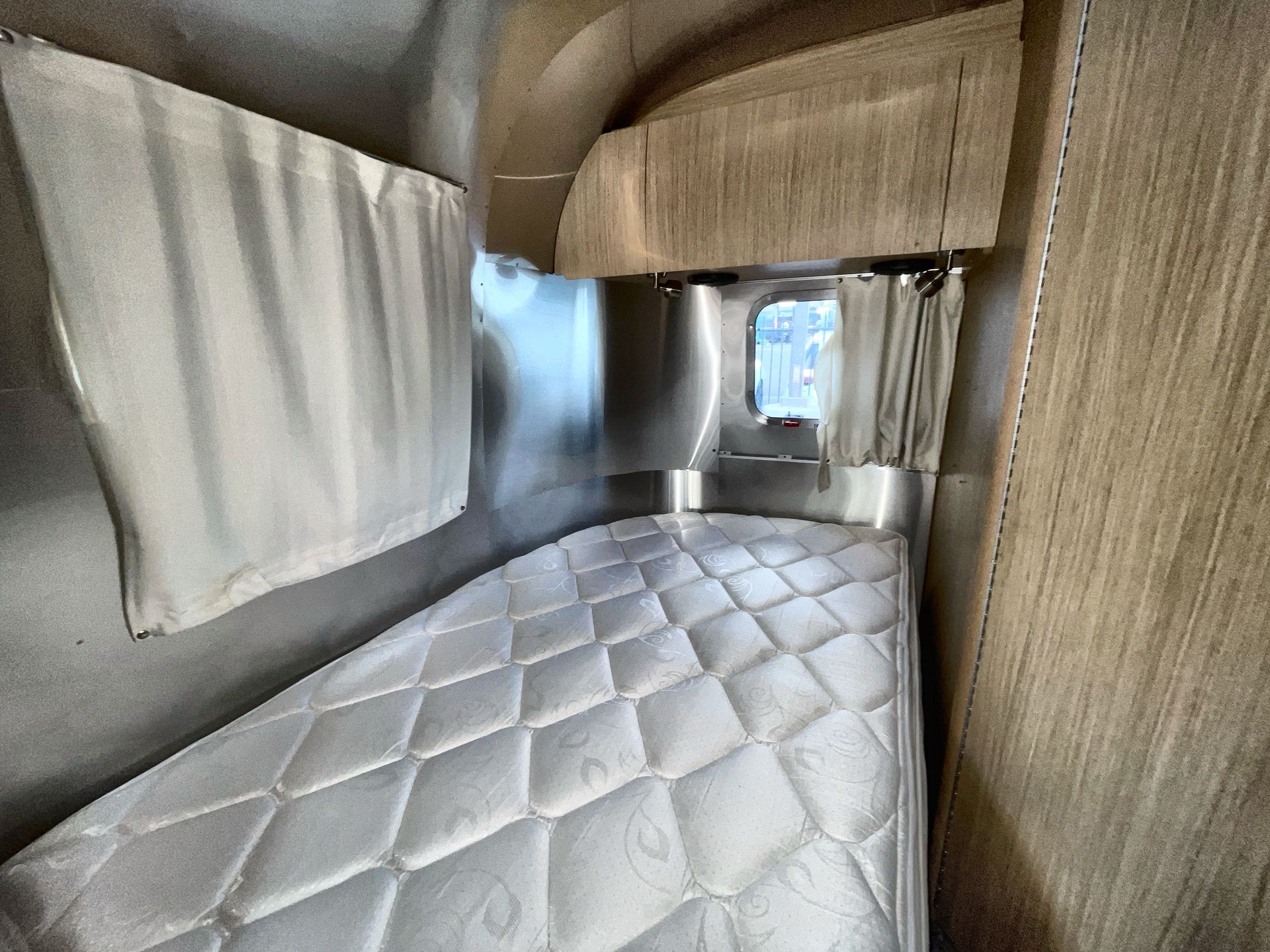 2017 Airstream 23D Base