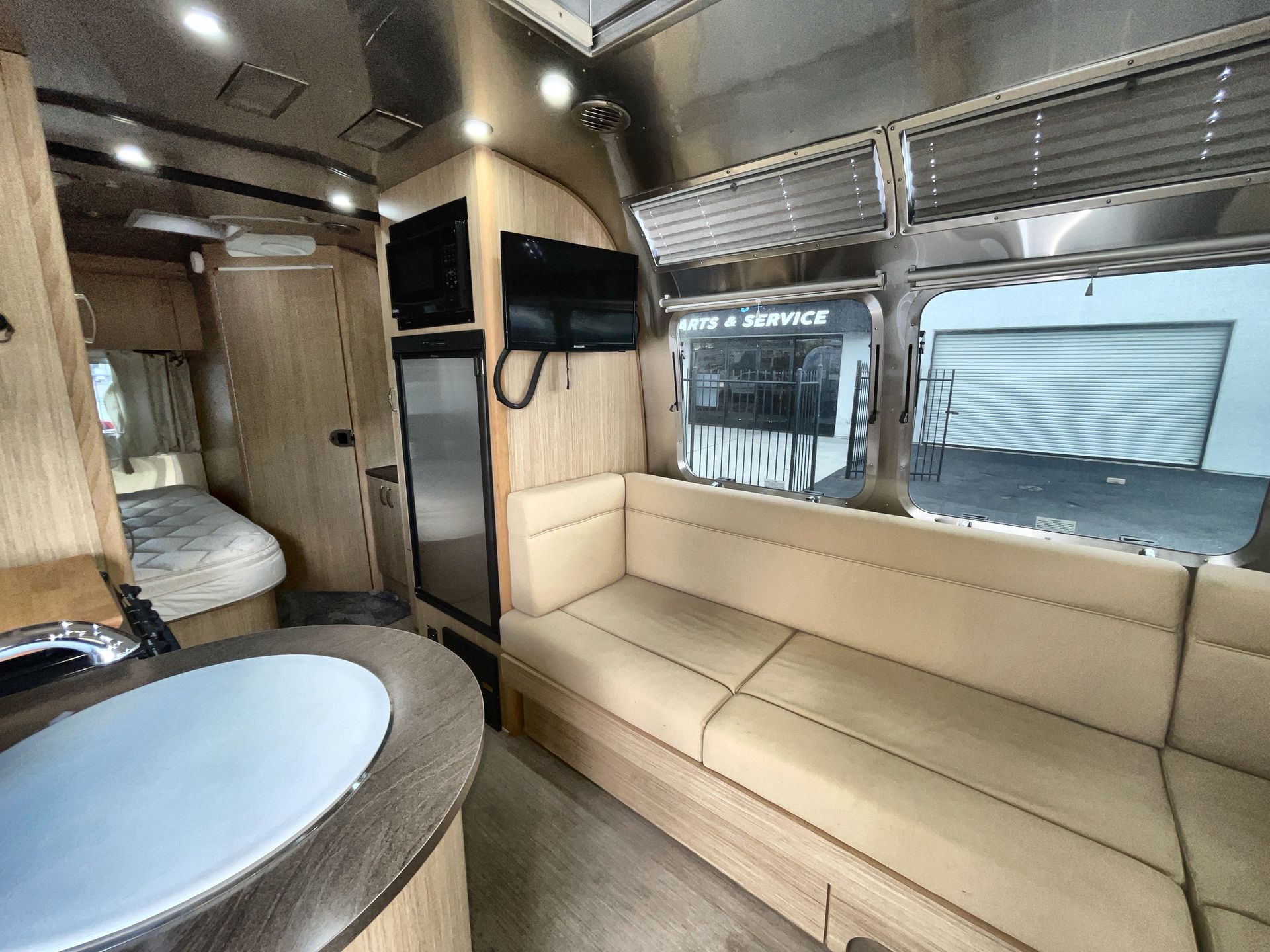 2017 Airstream 23D Base