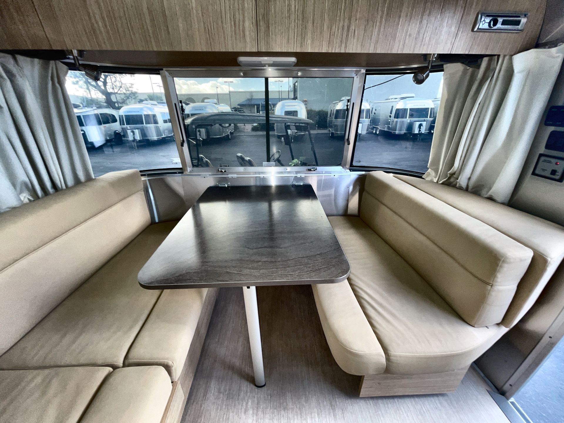 2017 Airstream 23D Base