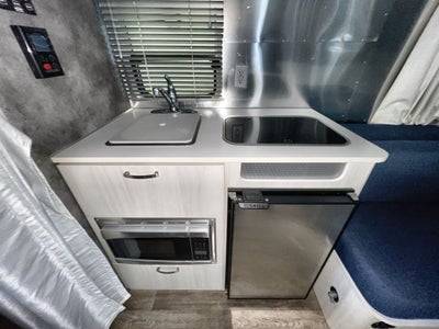 2021 Airstream 16RB Base