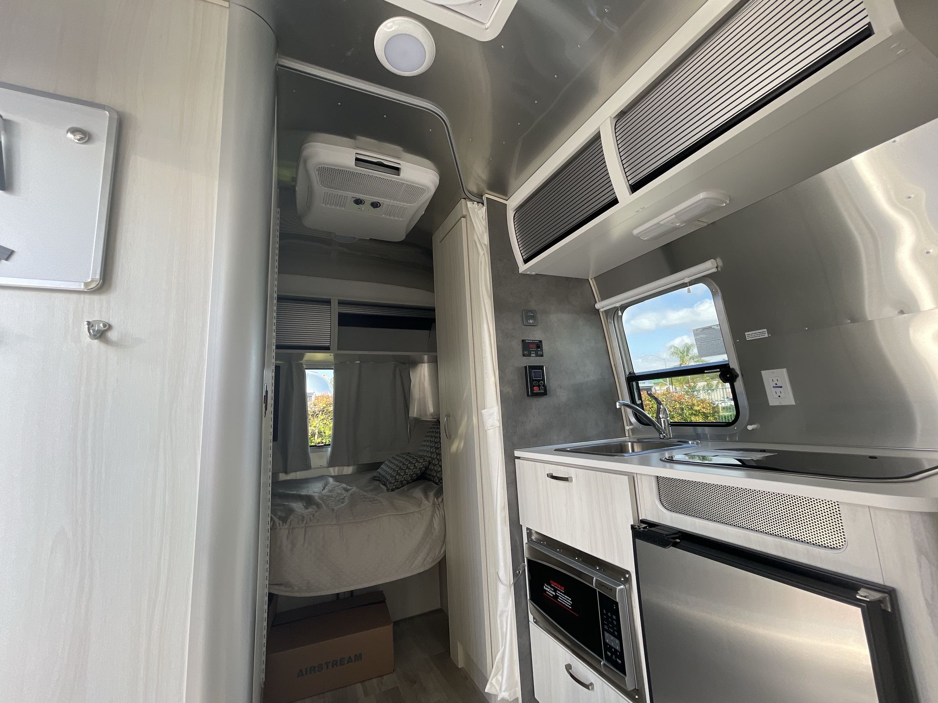 2024 Airstream 16RB Base