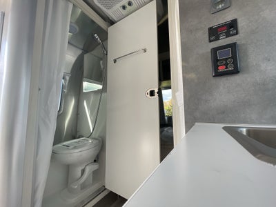 2024 Airstream 16RB Base