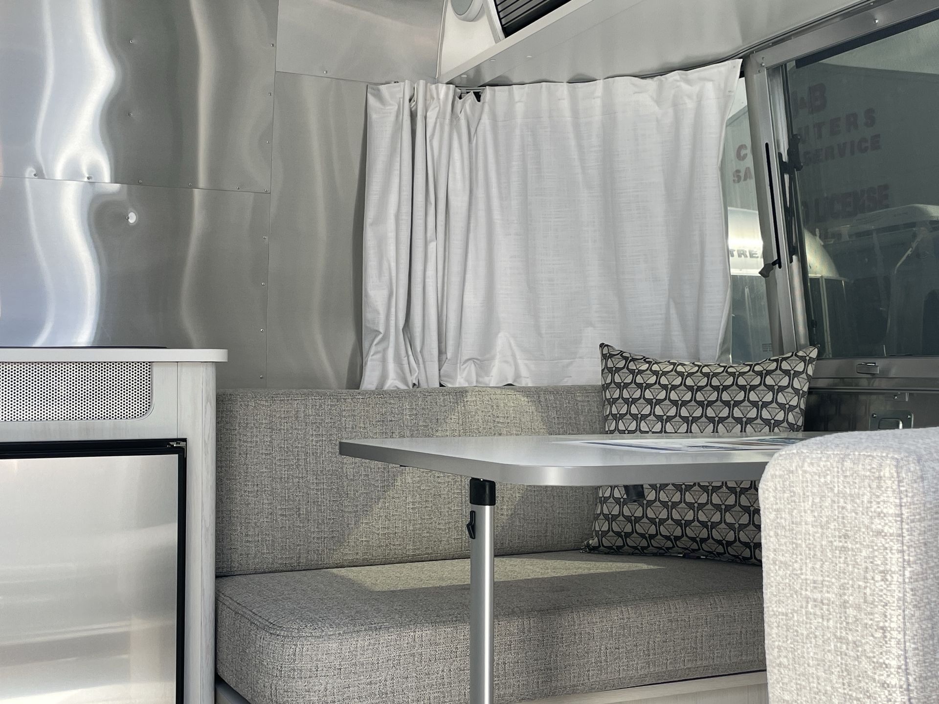 2024 Airstream 16RB Base