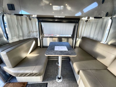 2021 Airstream 25 FBT Base