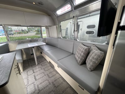 2022 Airstream 25FB Base