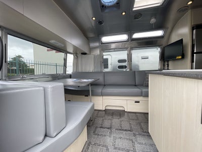 2022 Airstream 25FB Base