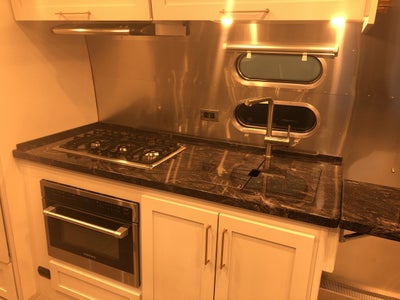 2026 Airstream 28RBT Base