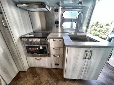 2025 Airstream 25FBT Base