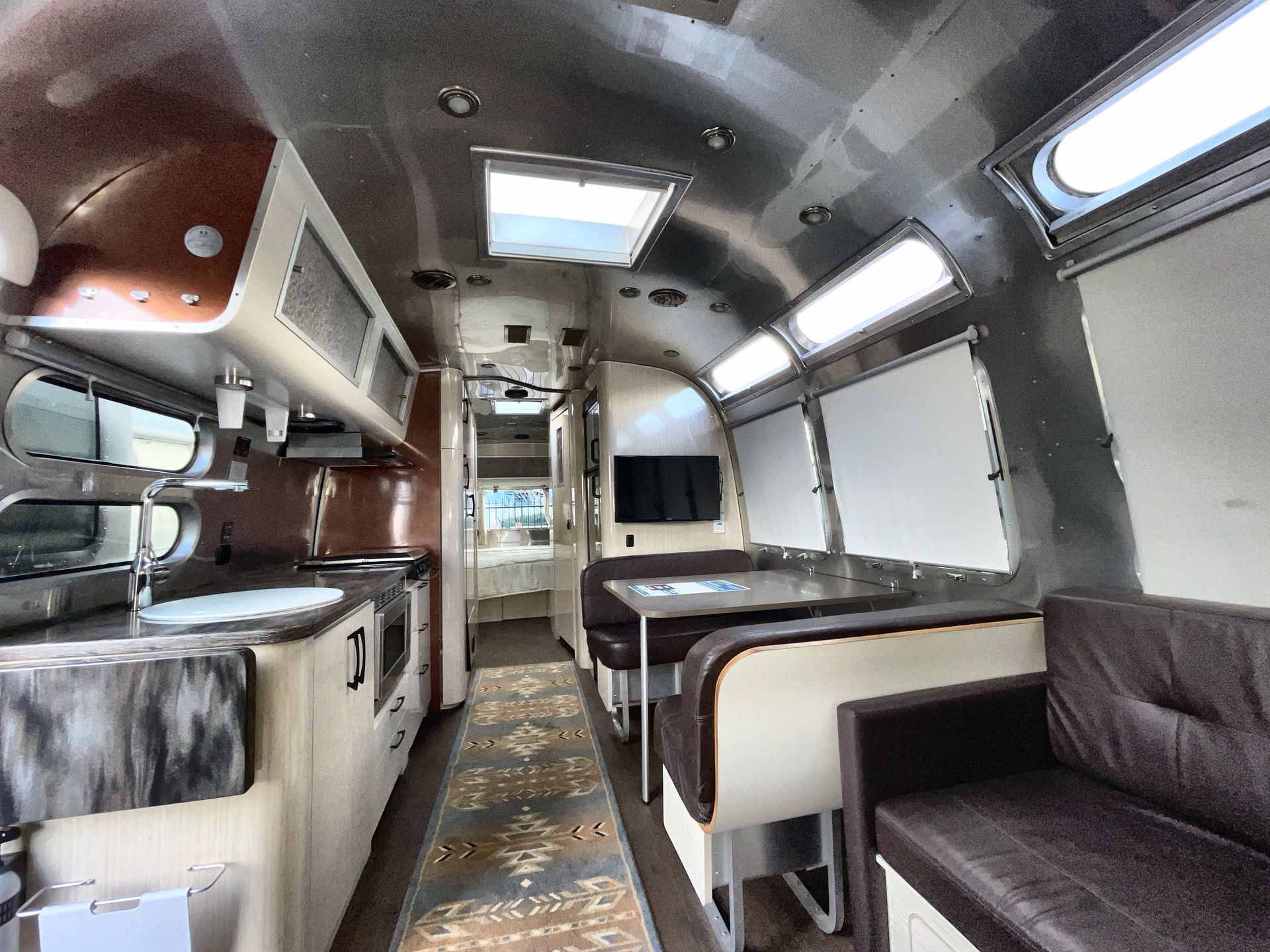 2017 Airstream 30RB (Rear Queen Bed) Base