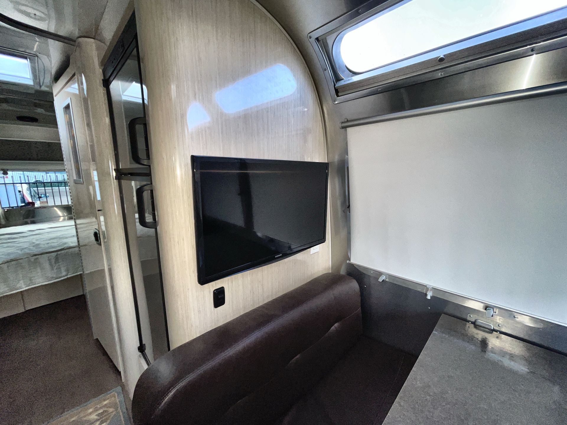 2017 Airstream 30RB (Rear Queen Bed) Base