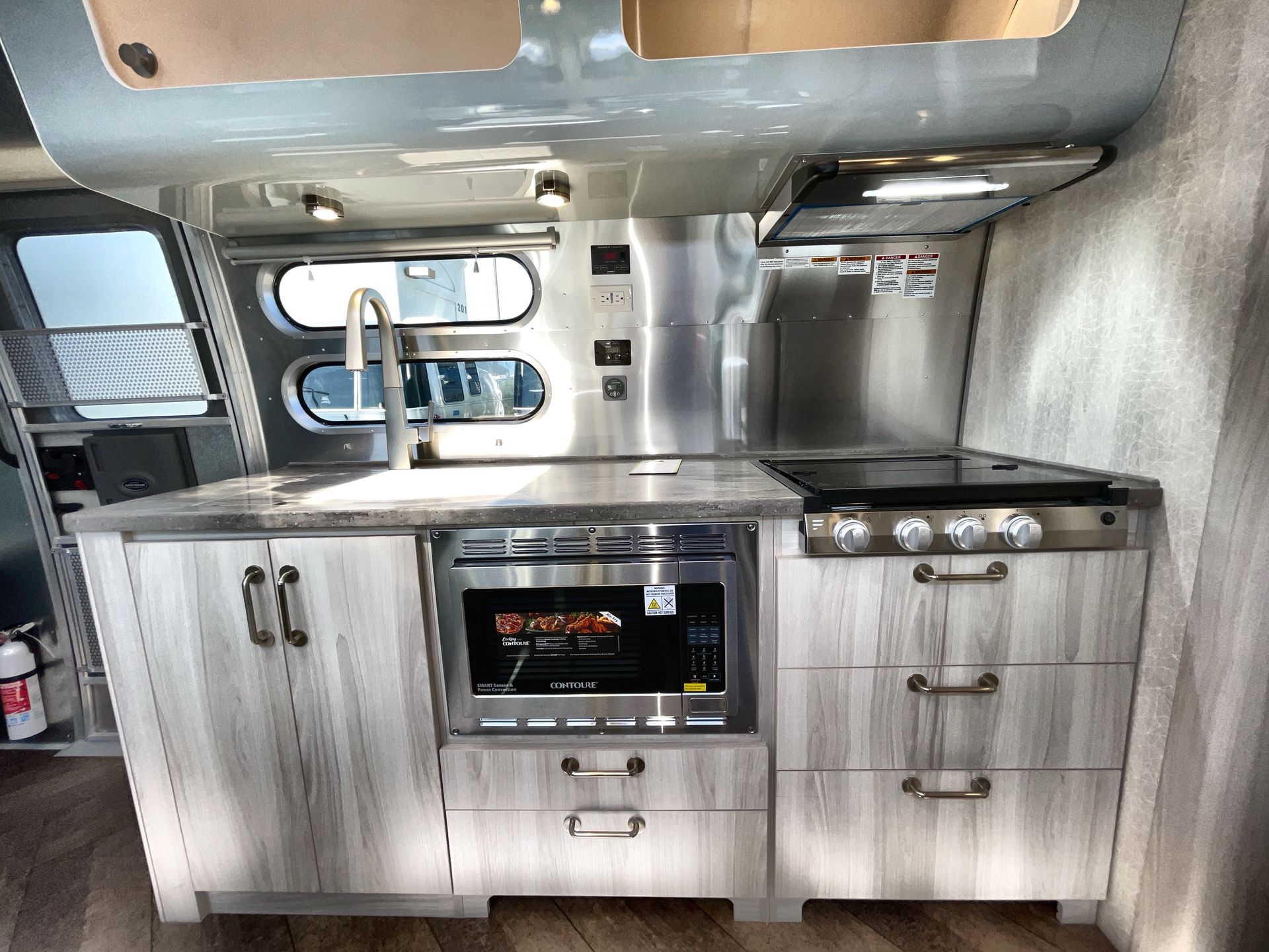 2025 Airstream 30RBT Base