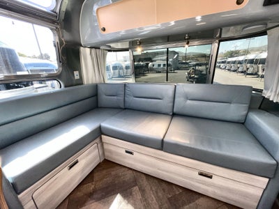 2025 Airstream 30RBT Base