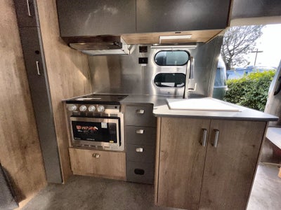 2026 Airstream 25FBQ Base