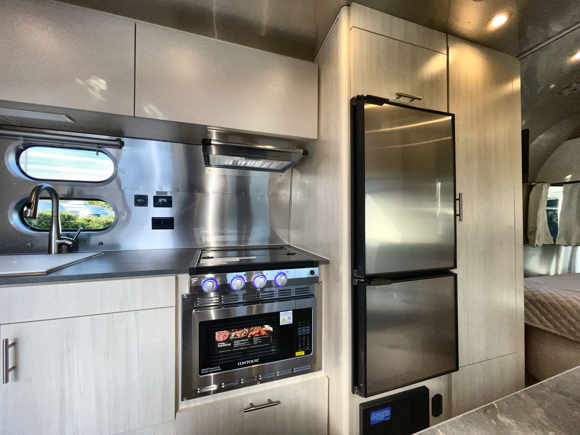 2026 Airstream 23FBQ Base