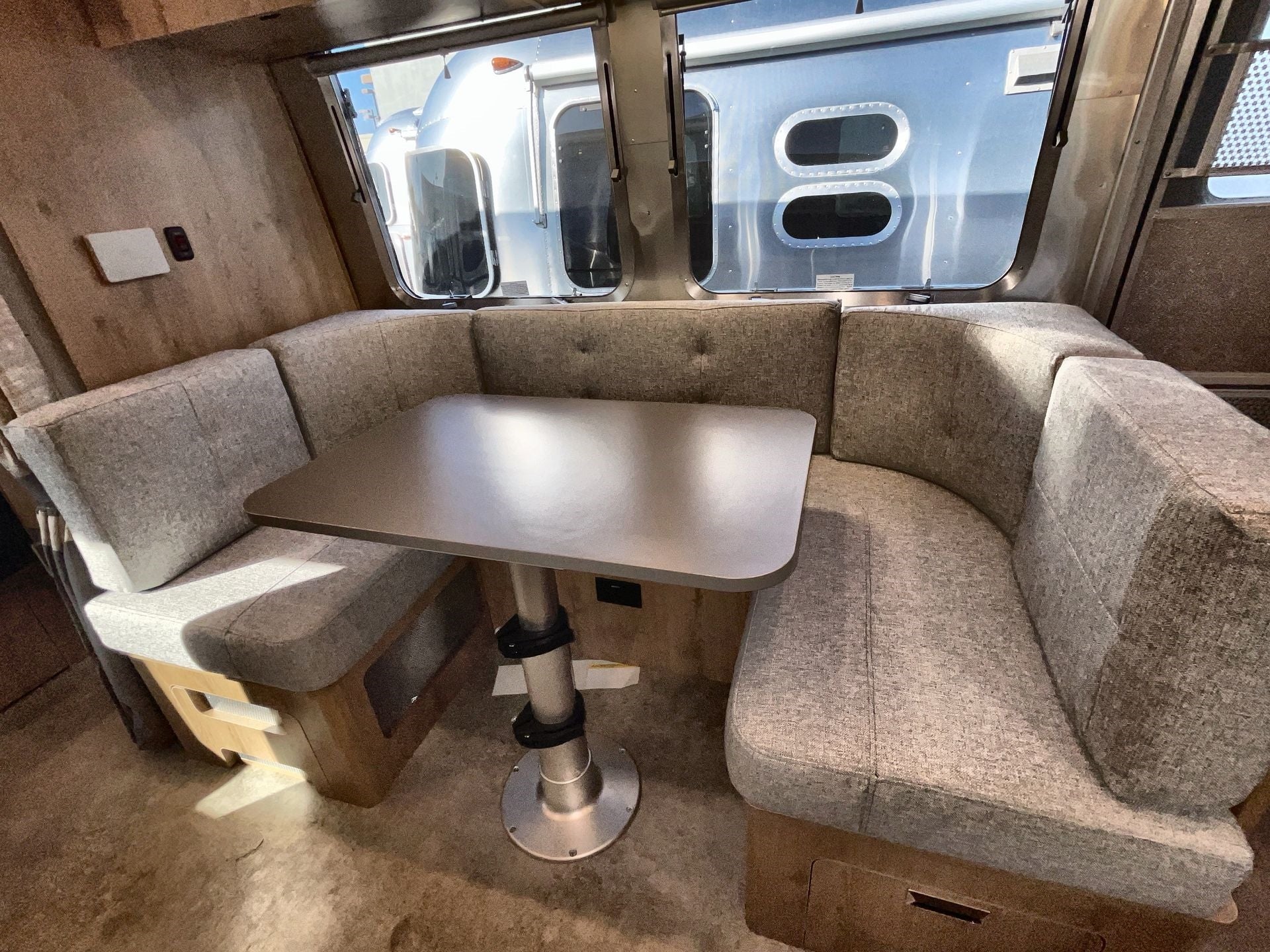 2025 Airstream 23FBQ Base