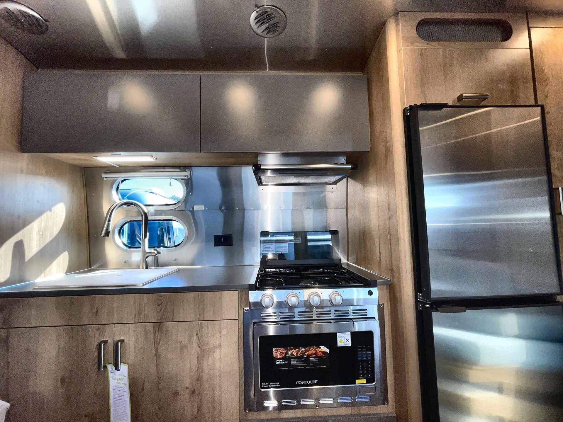 2025 Airstream 23FBQ Base