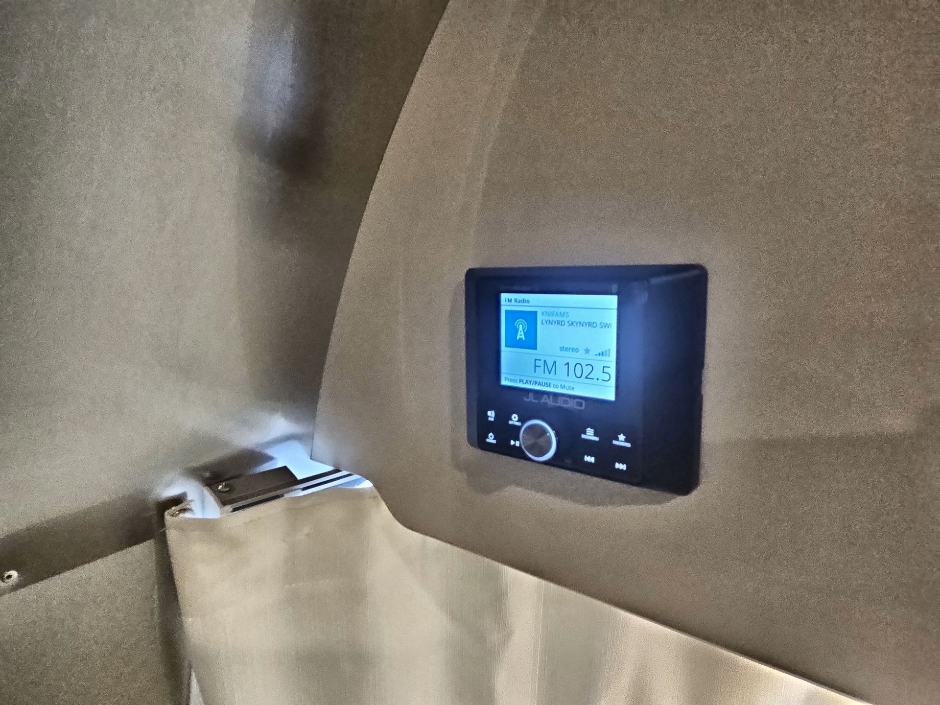 2025 Airstream 27FBQ Base