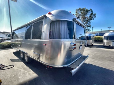 2024 Airstream 27FBT Base
