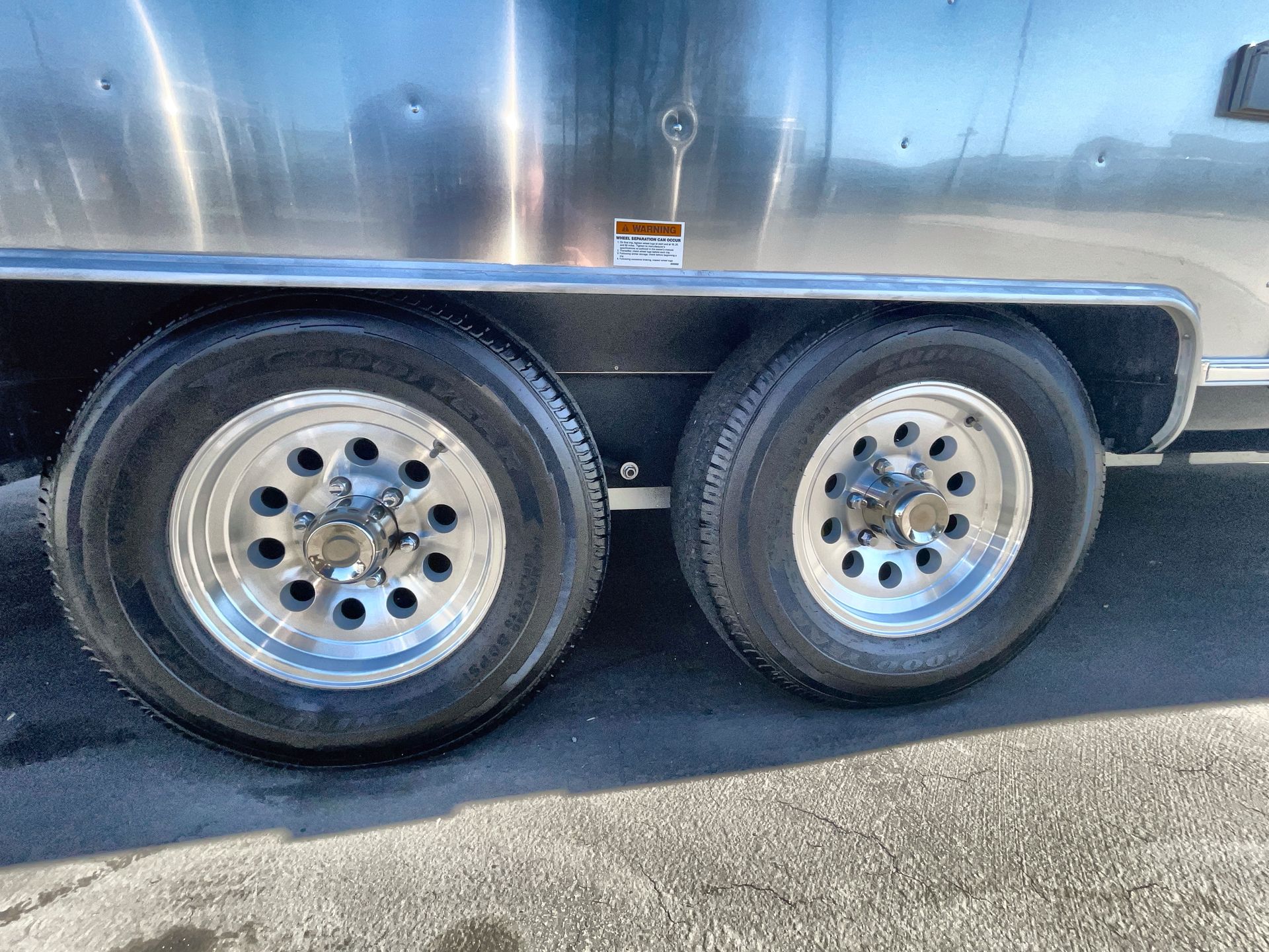 2024 Airstream 27FBT Base