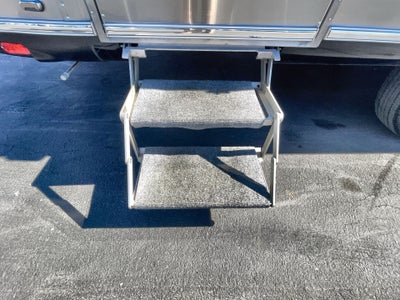 2024 Airstream 27FBT Base