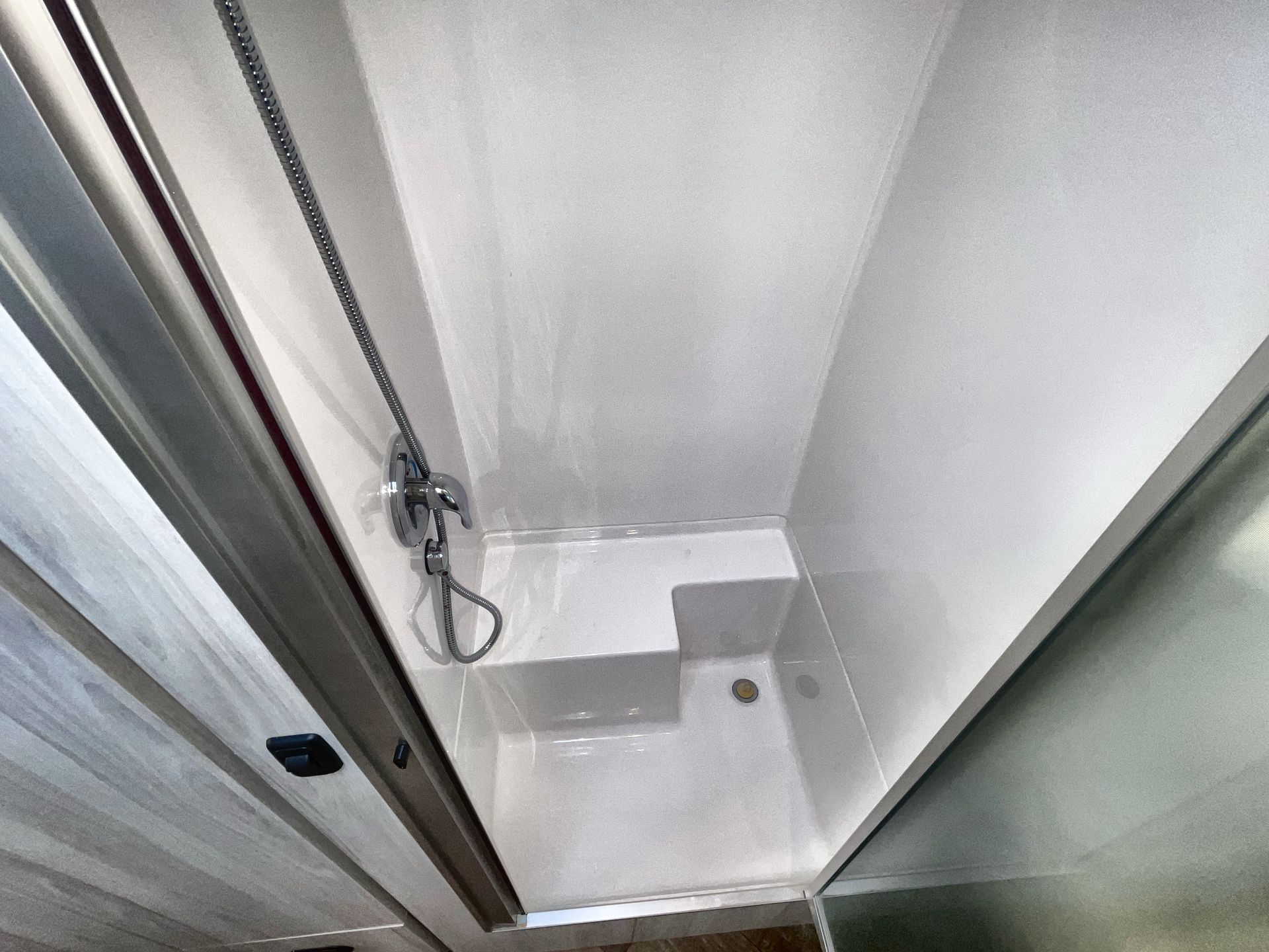 2024 Airstream 27FBT Base