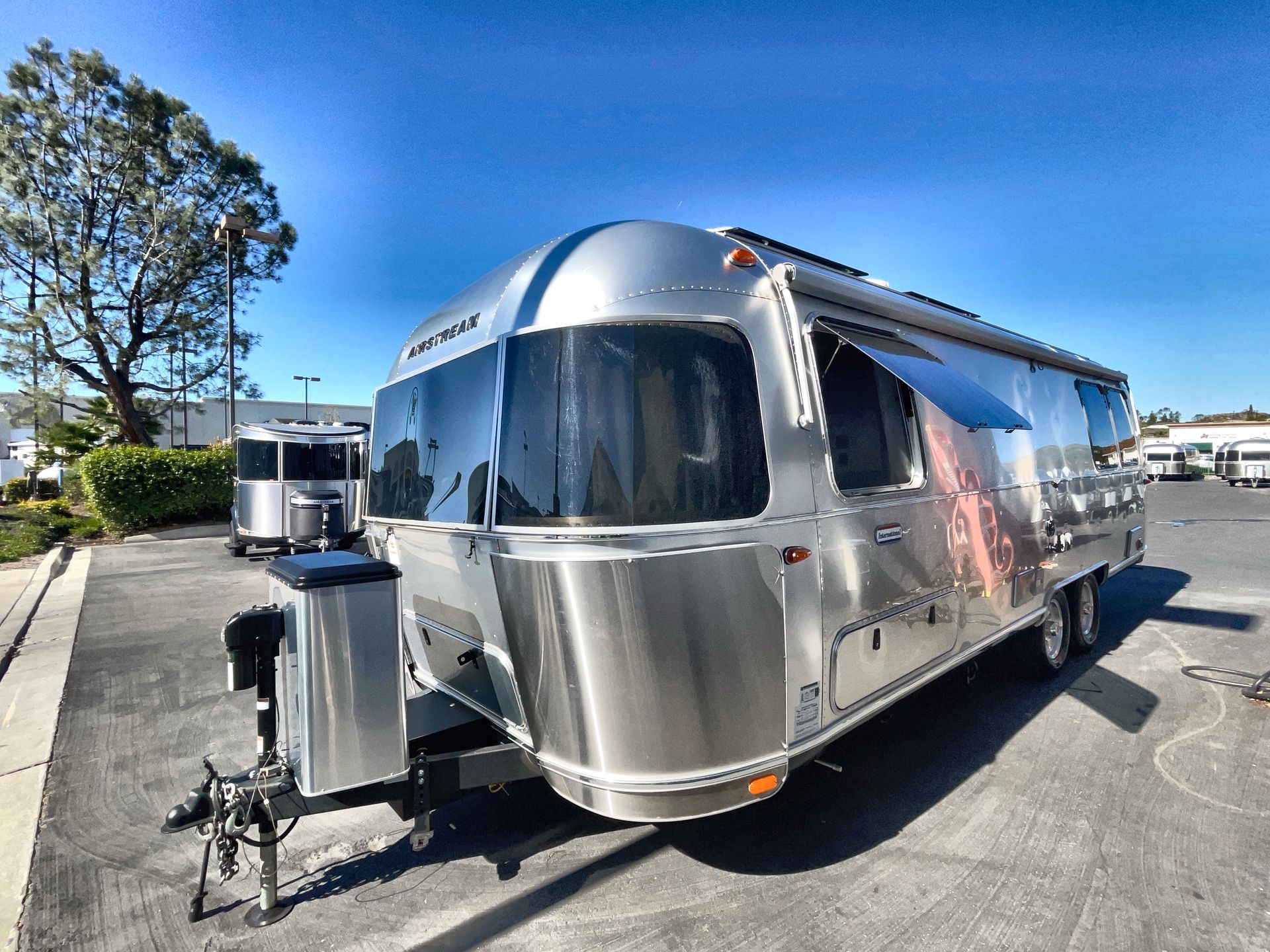 2024 Airstream 27FBT Base