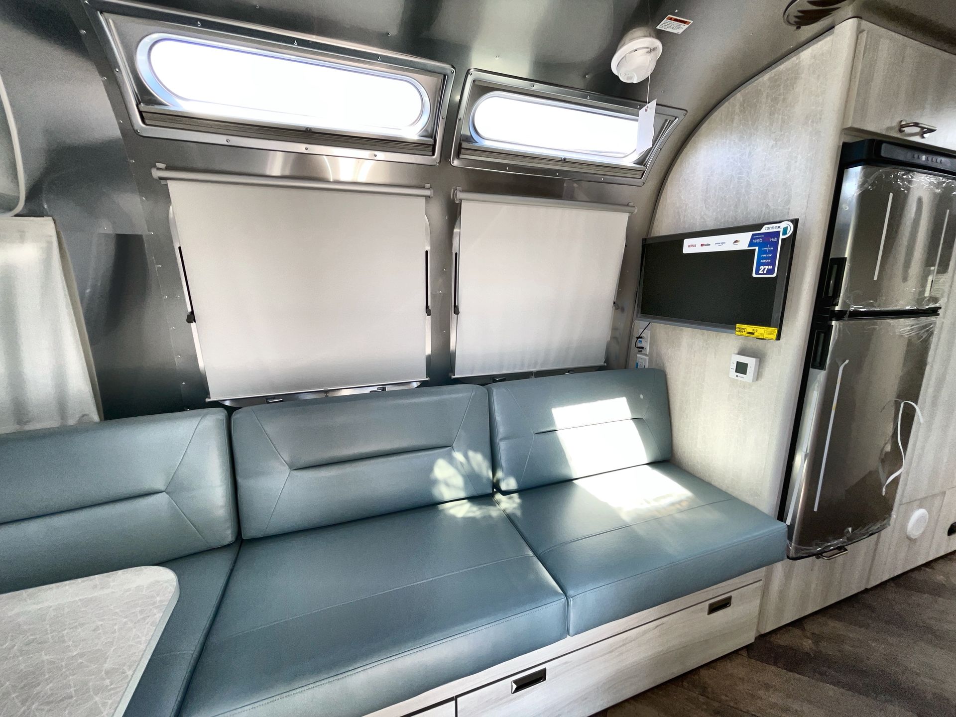 2025 Airstream 27FBT Base