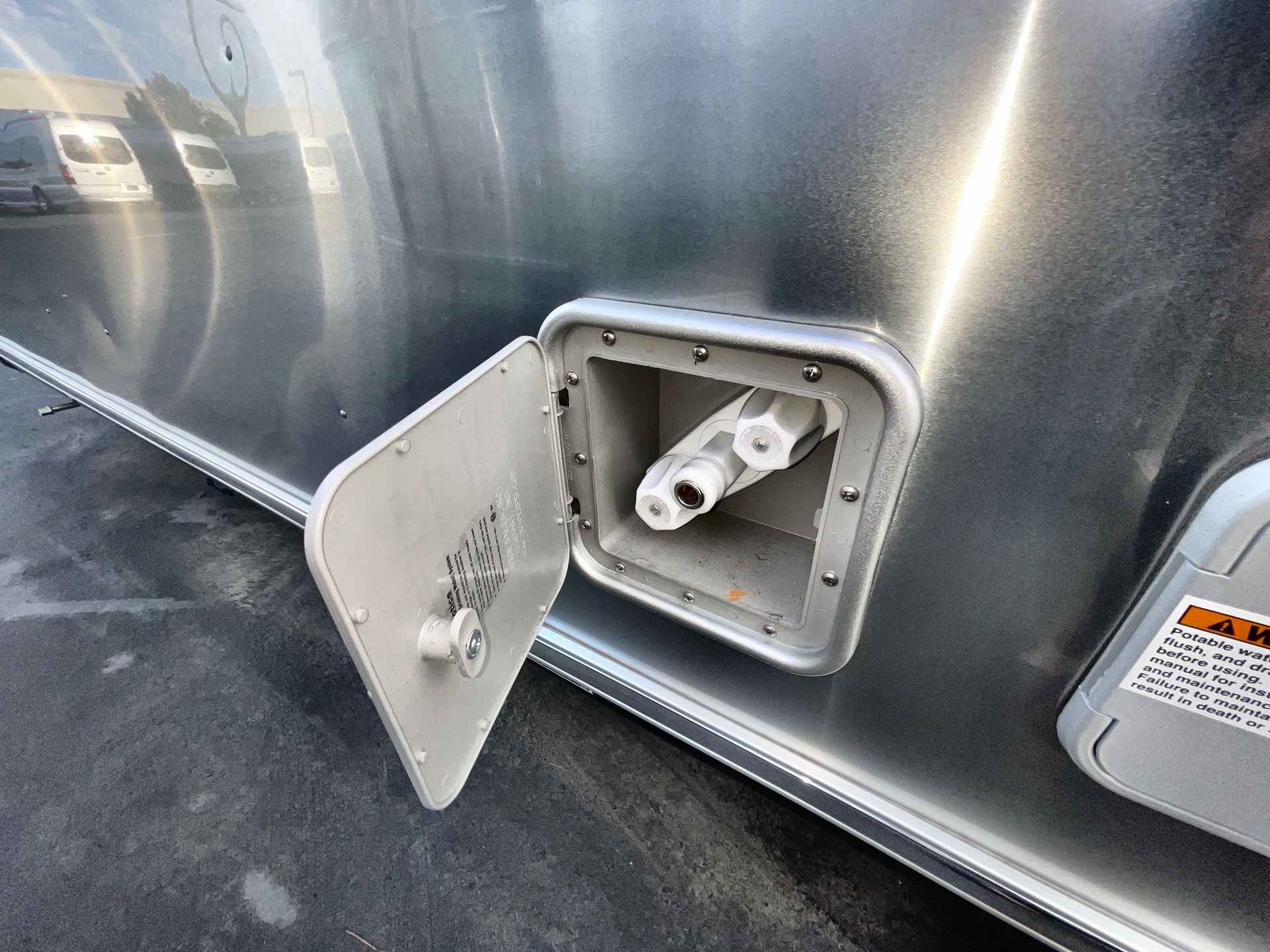 2026 Airstream 27FBQ Base