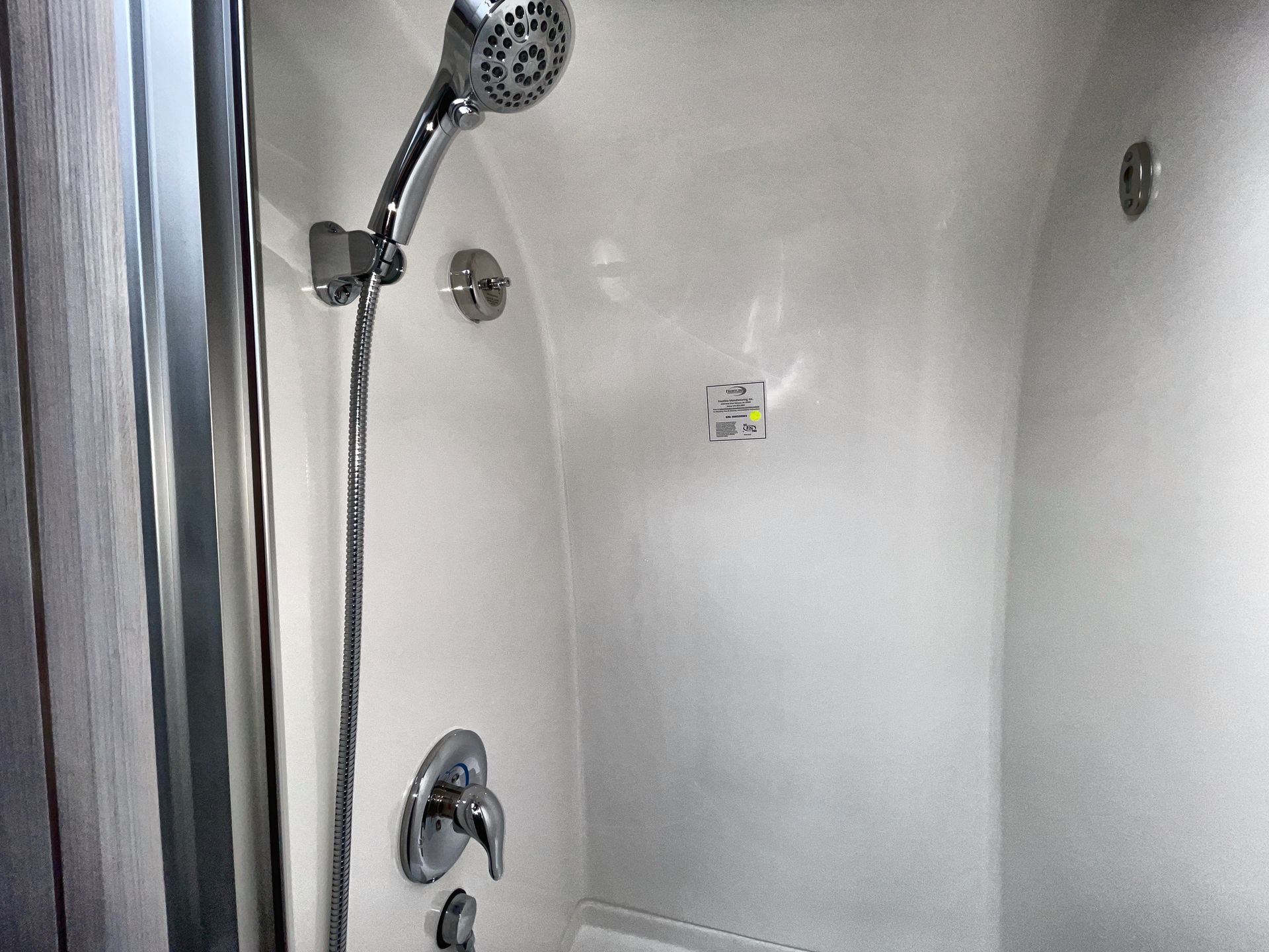 2024 Airstream 27FBQ Base