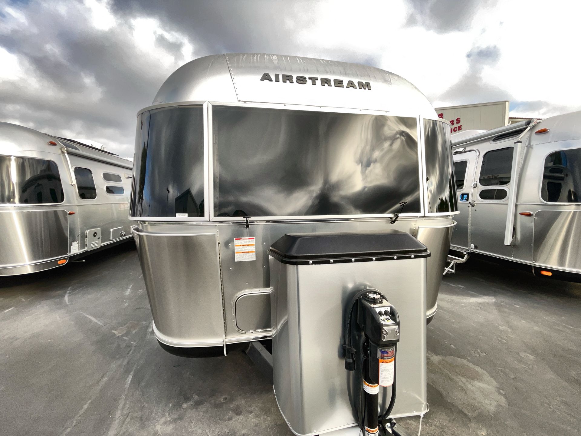 2026 Airstream 33FBQ Base