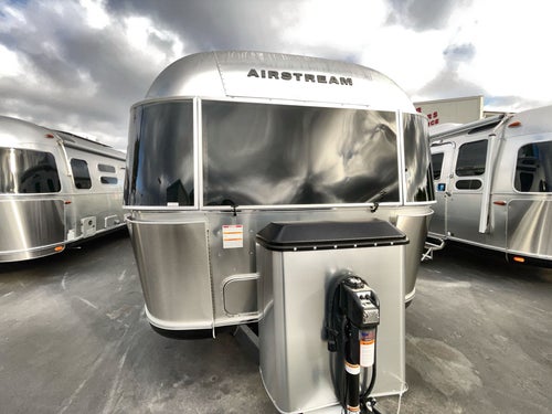 2026 Airstream 33FBQ Base