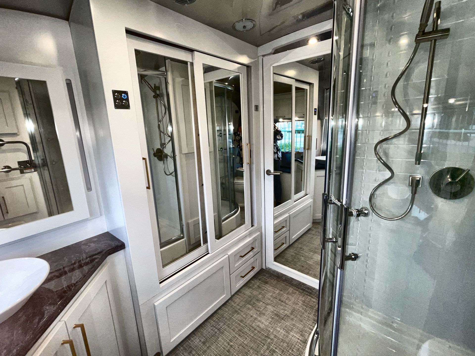 2026 Airstream 33FBQ Base