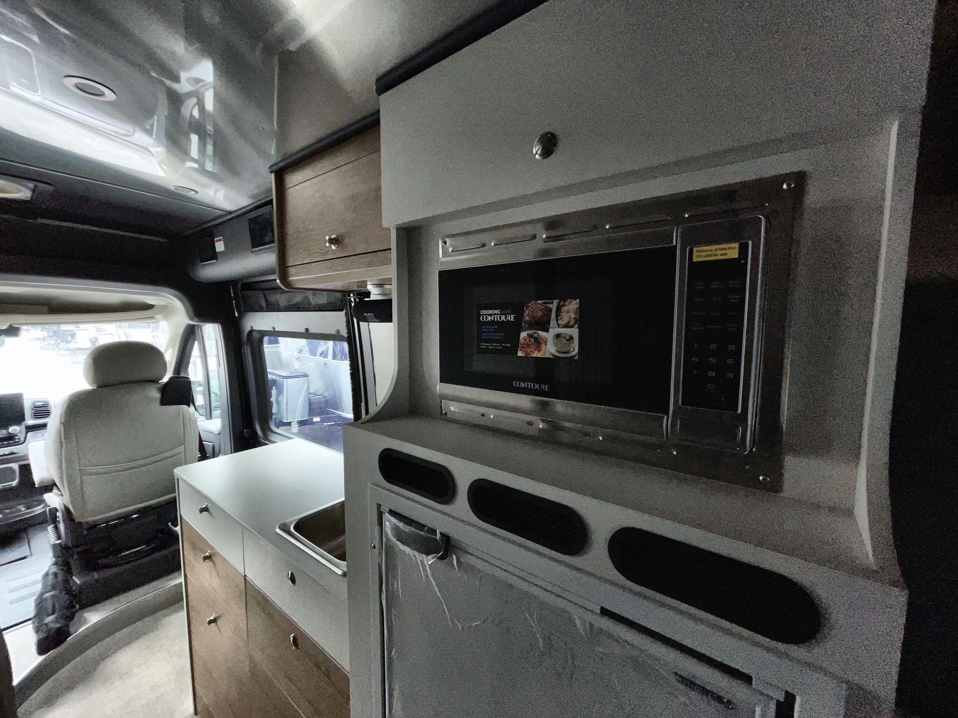 2025 Airstream Rangeline Base