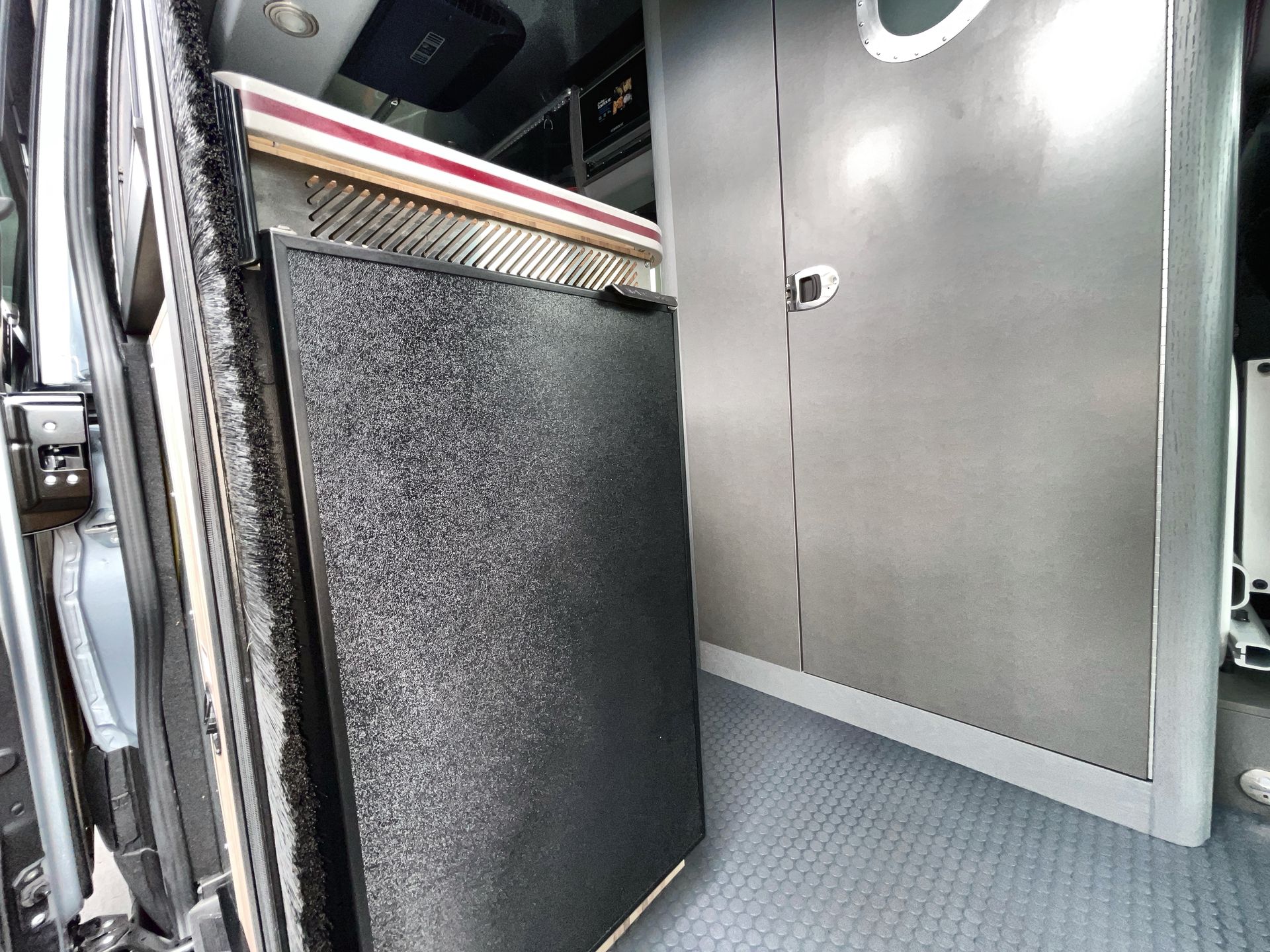 2025 Airstream 19X Base