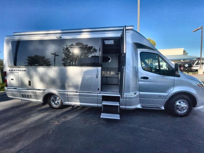 2026 Airstream Murphy Suite Base