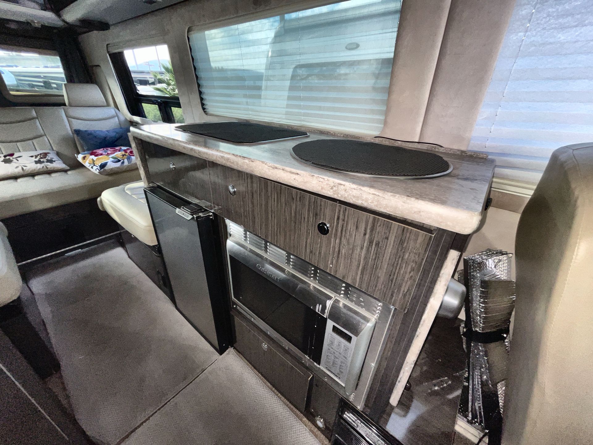 2014 Airstream LOUNGE Base