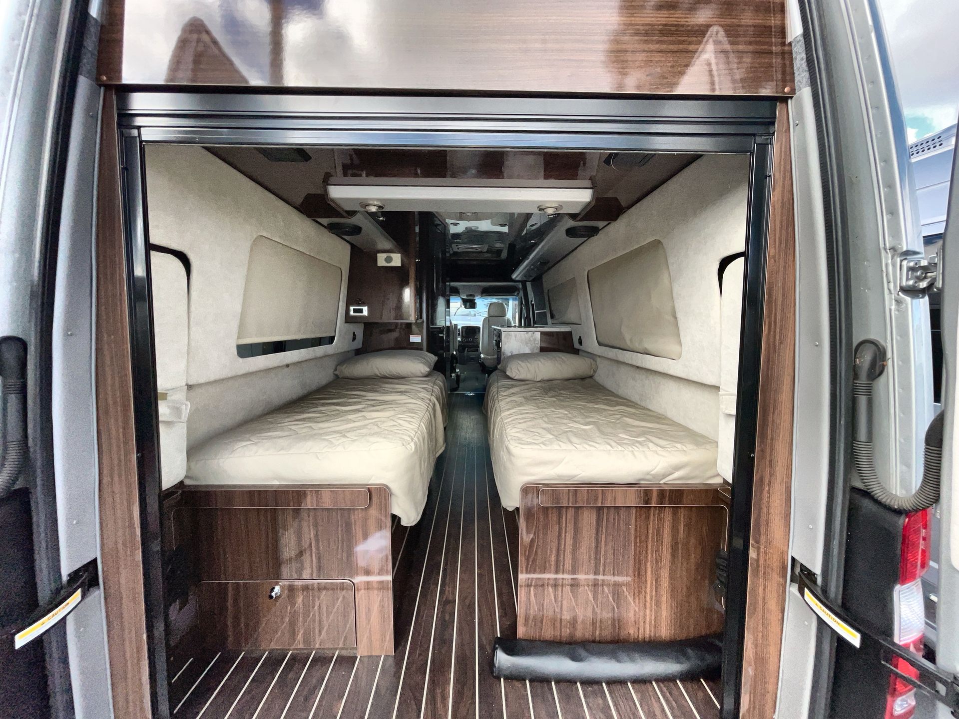 2016 Airstream GRAND TOUR EXT TWIN Base