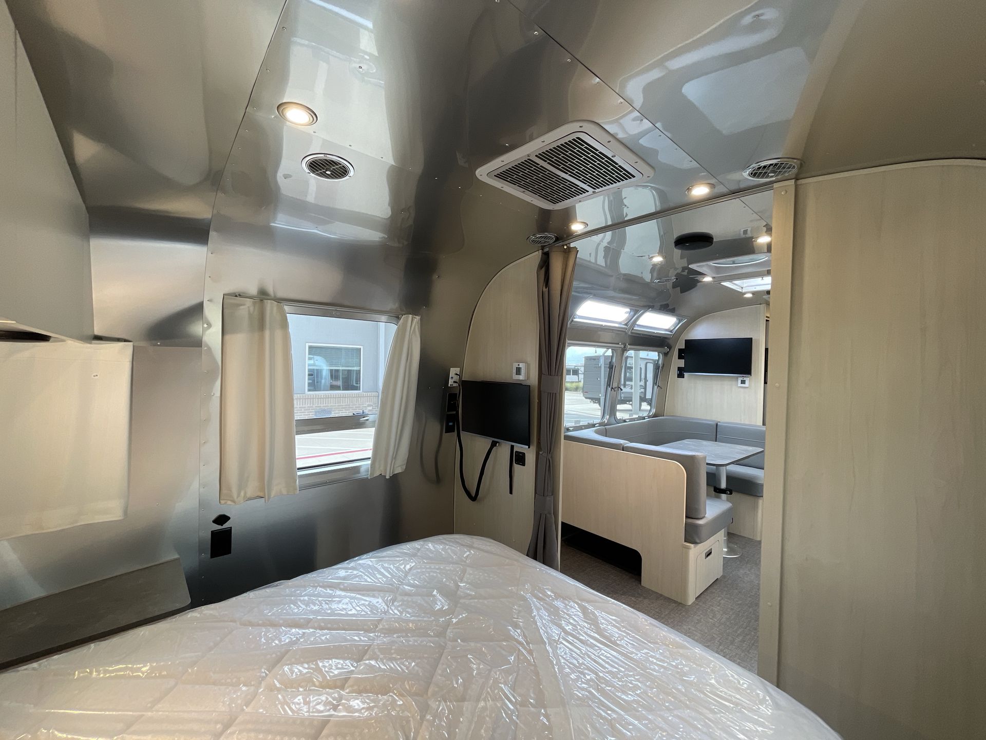 2026 Airstream 30FBBQ Base