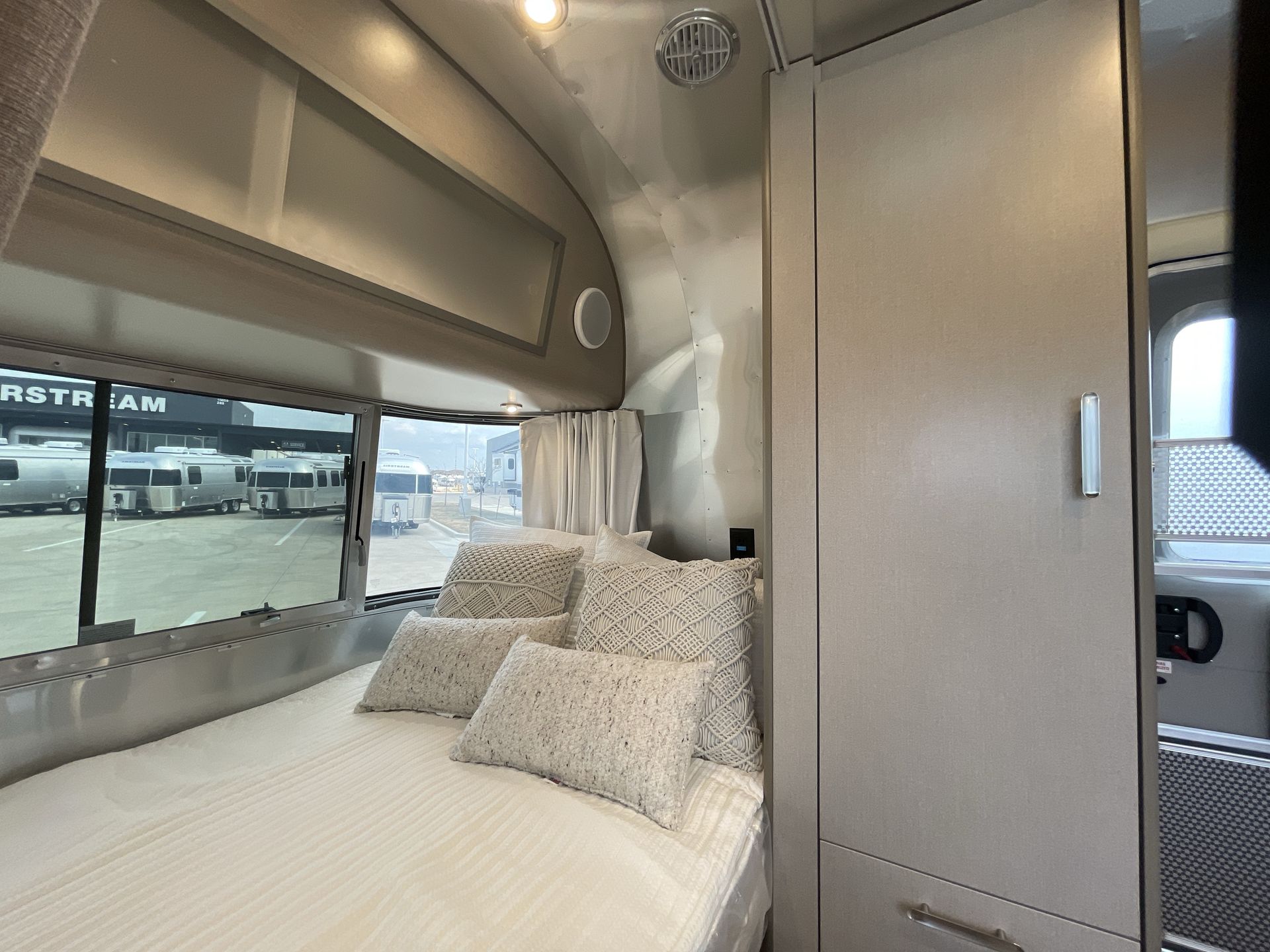 2026 Airstream 20FB Base