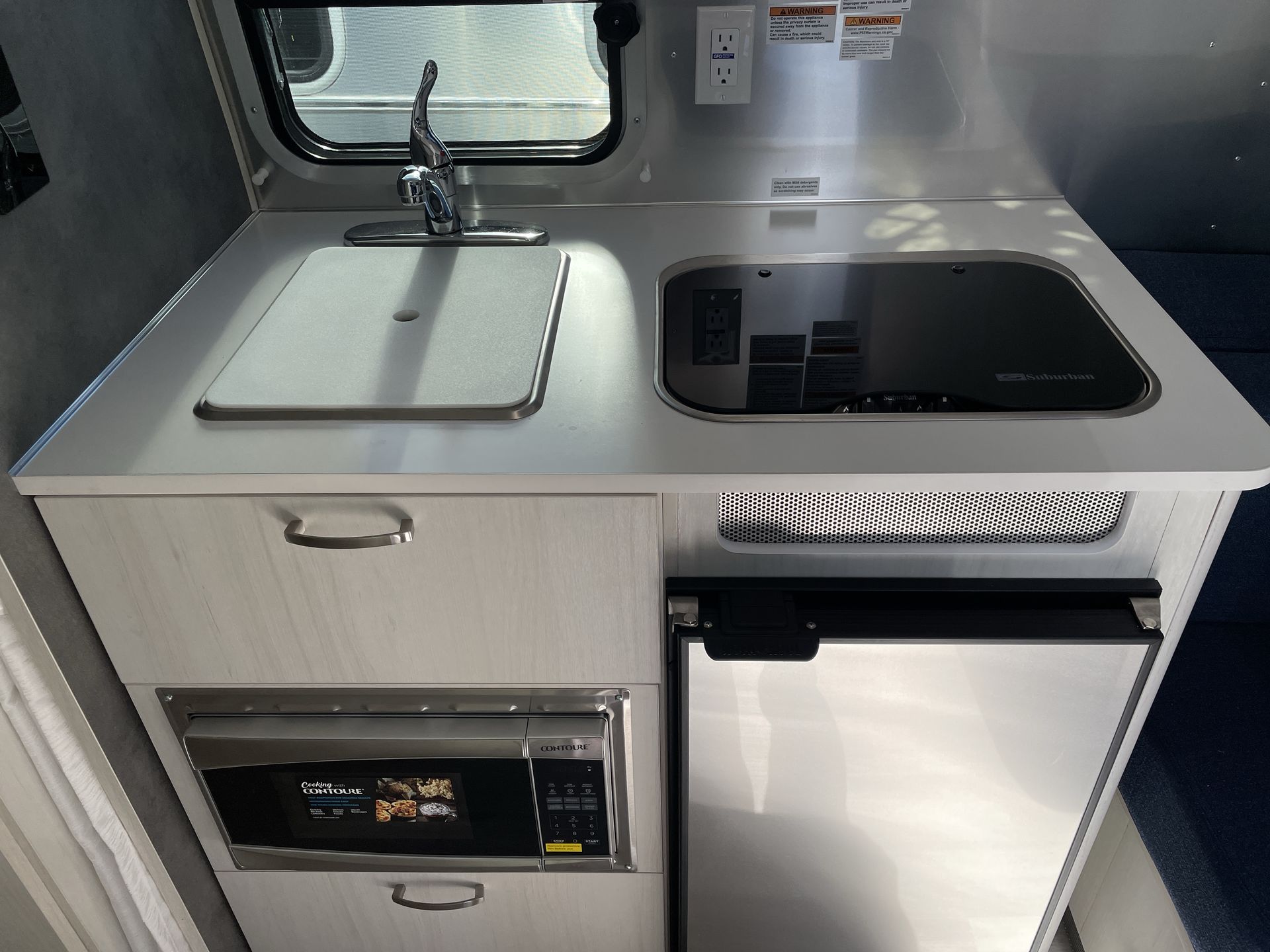 2026 Airstream 16RB Base