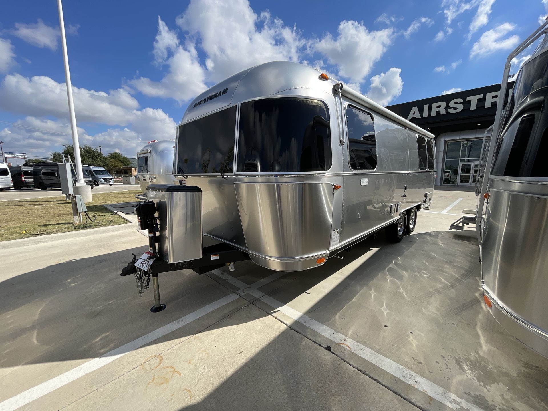 2026 Airstream 25FBQ Base