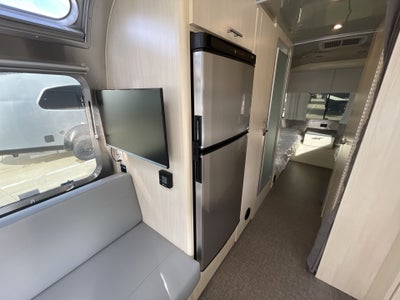 2026 Airstream 25FBT Base