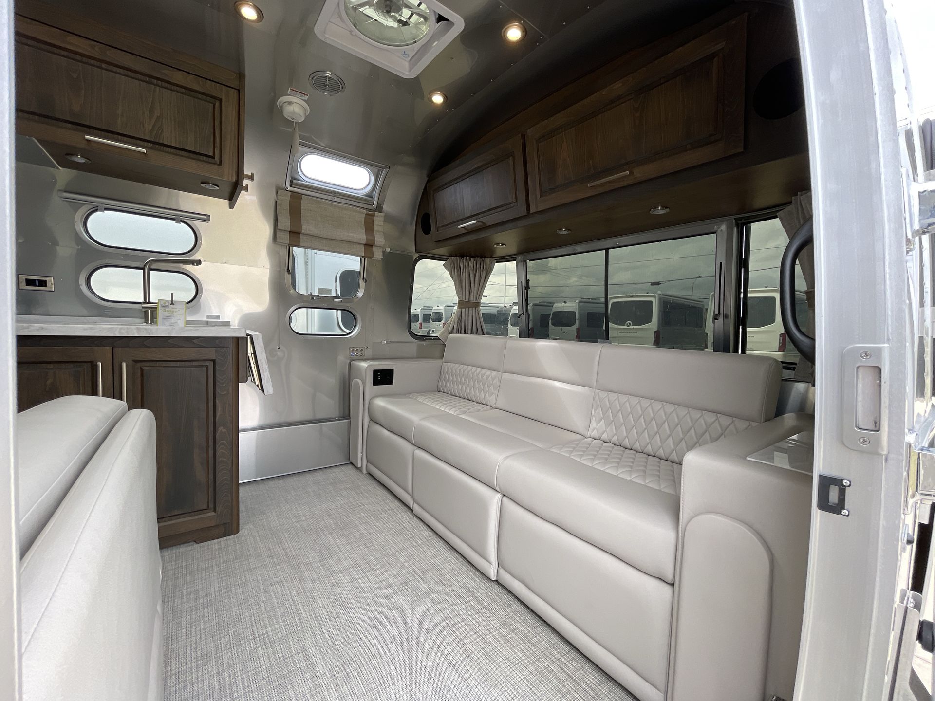 2026 Airstream 28RBT Base