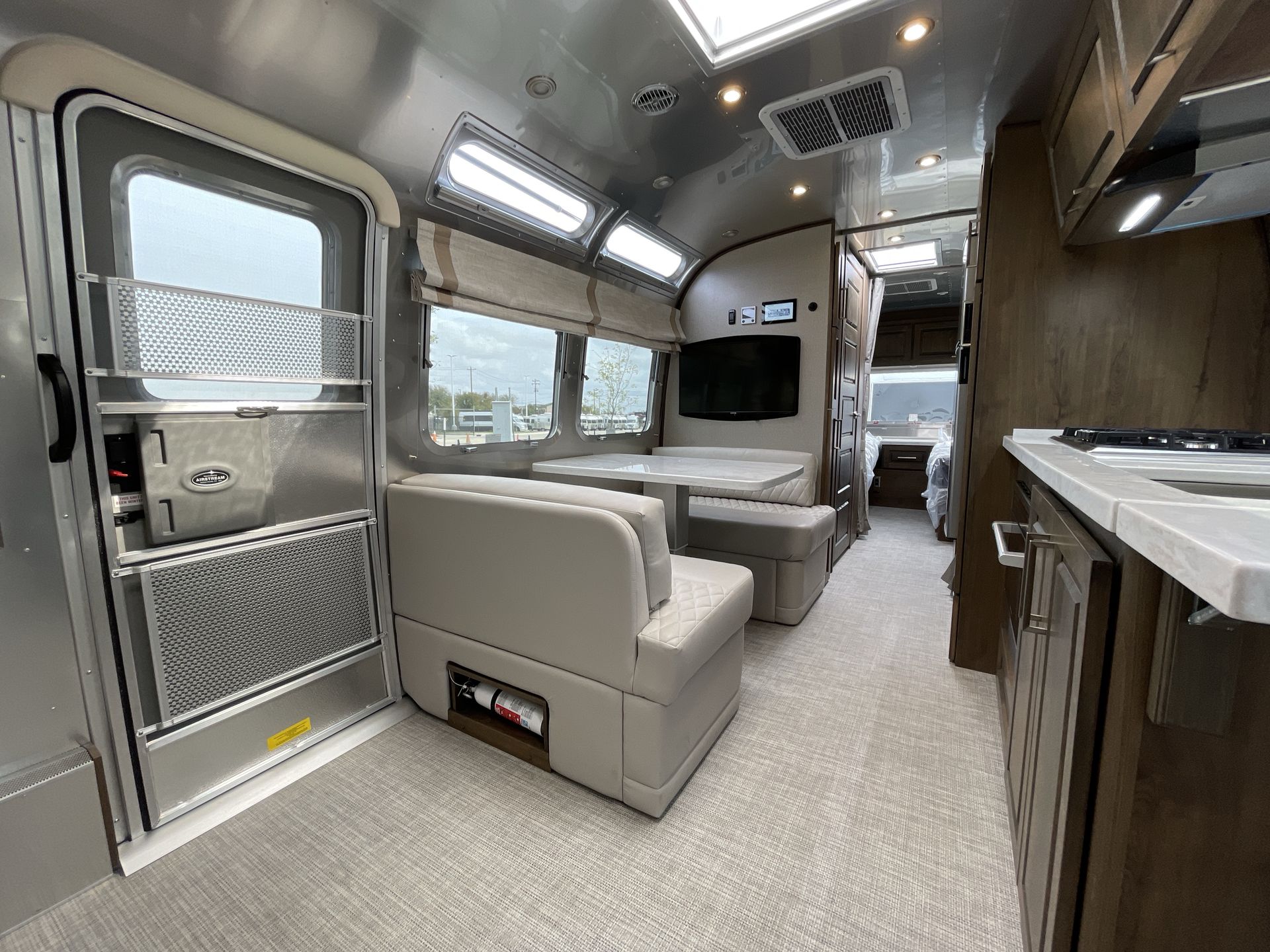 2026 Airstream 28RBT Base