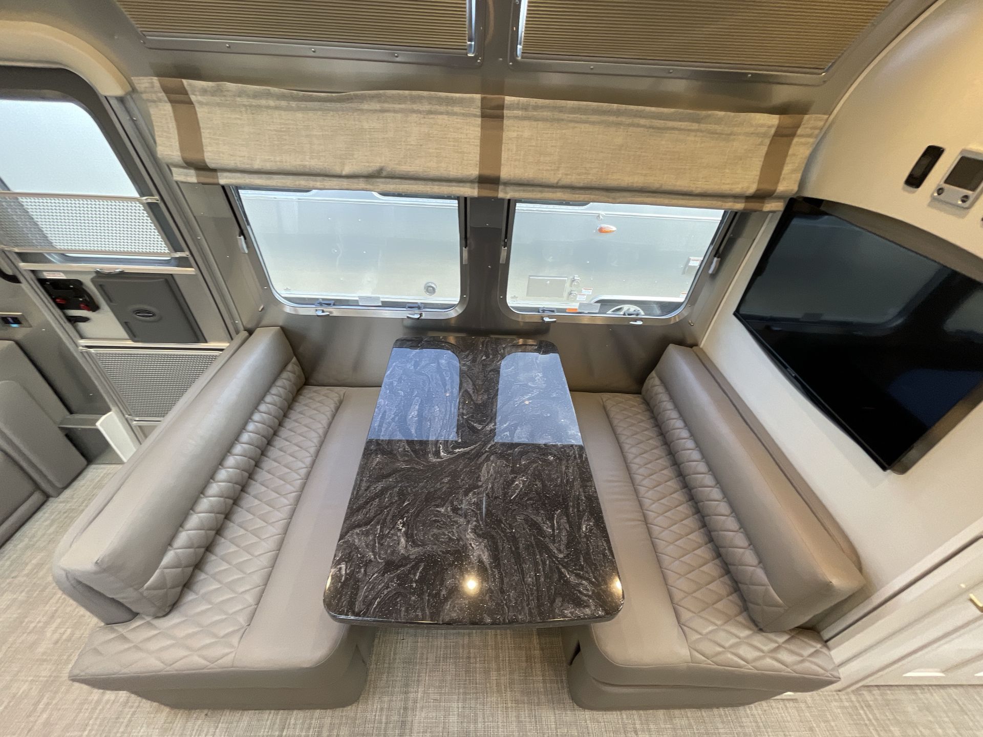 2026 Airstream 28RBT Base